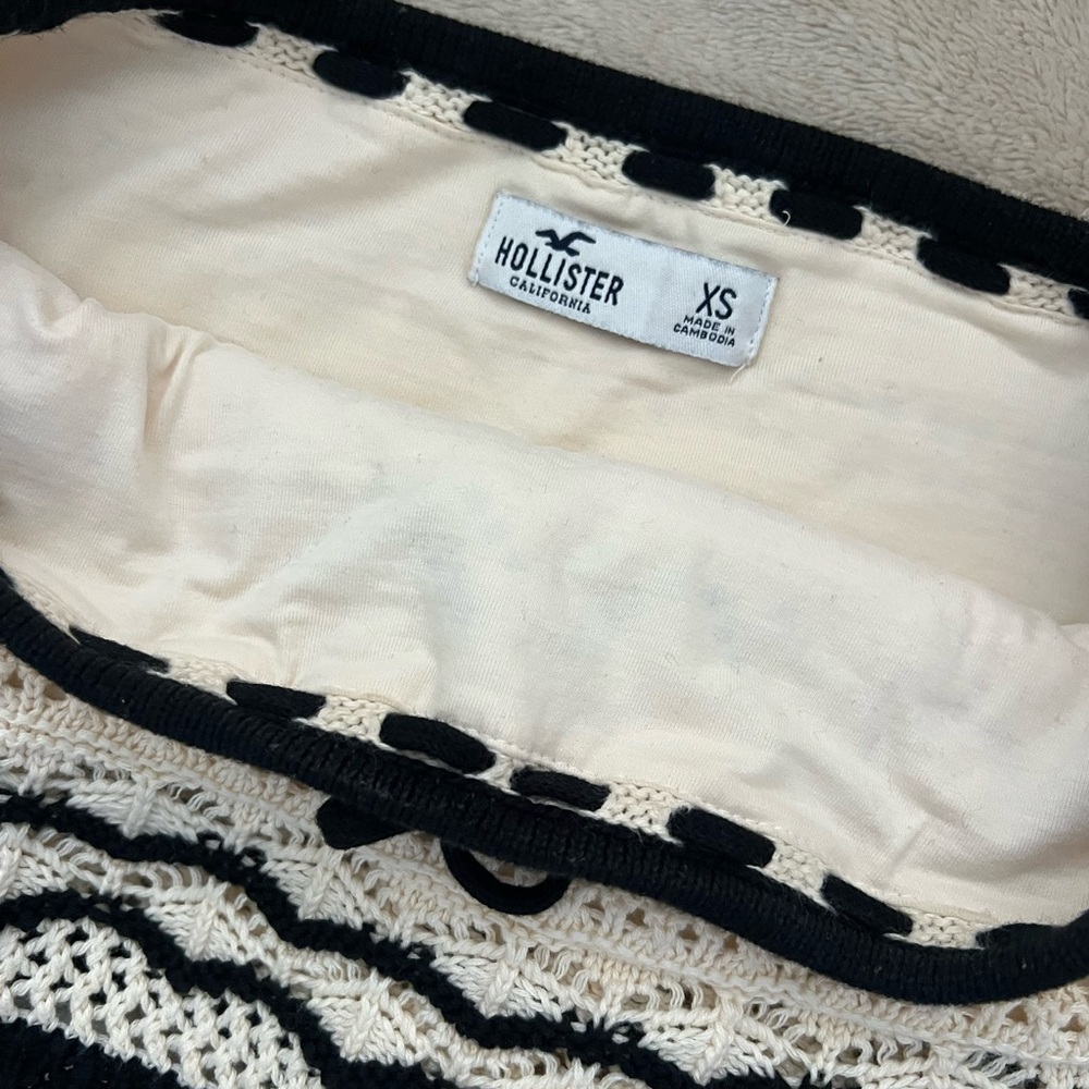 Trendy Cream and Black Crochet Tube Top - Picture 3 of 4